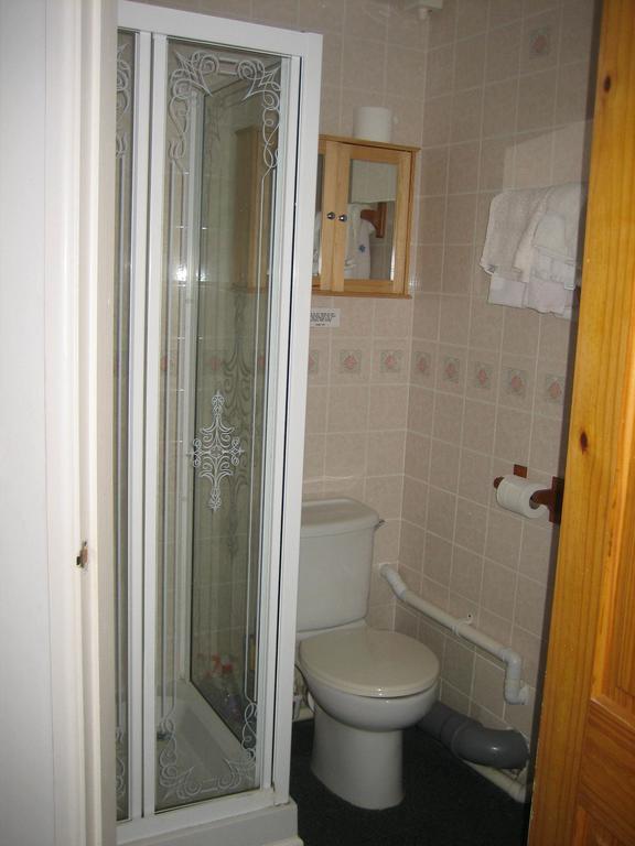Pembrey Four Seasons Guest House חדר תמונה