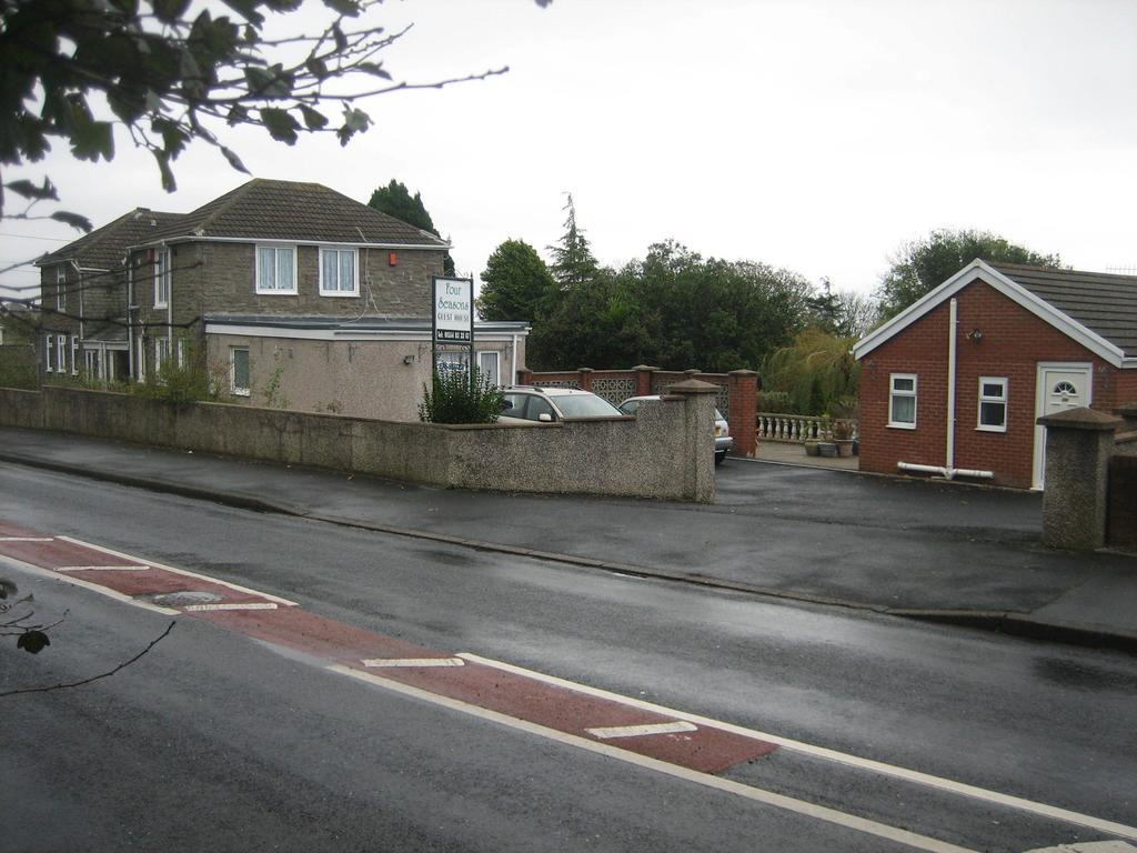 Pembrey Four Seasons Guest House מראה חיצוני תמונה